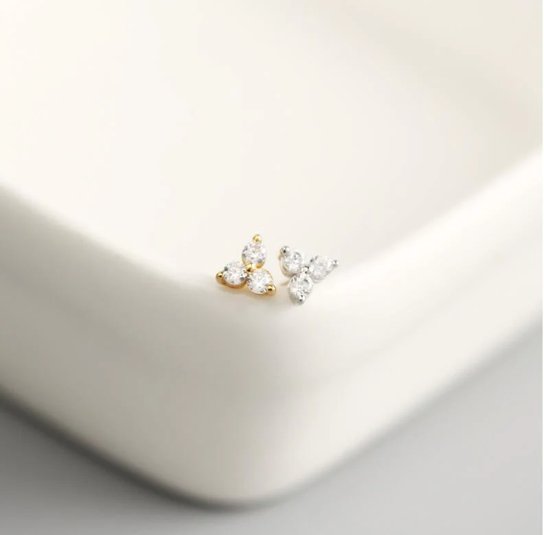 Ivy Stud Earring in Gold - Image 3